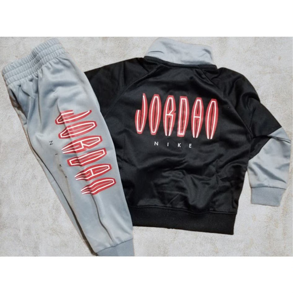 Jordan Infant MVP Tricot Set Tracksuit Boy 12 Month Black/ Gray NWT - Picture 2 of 7
